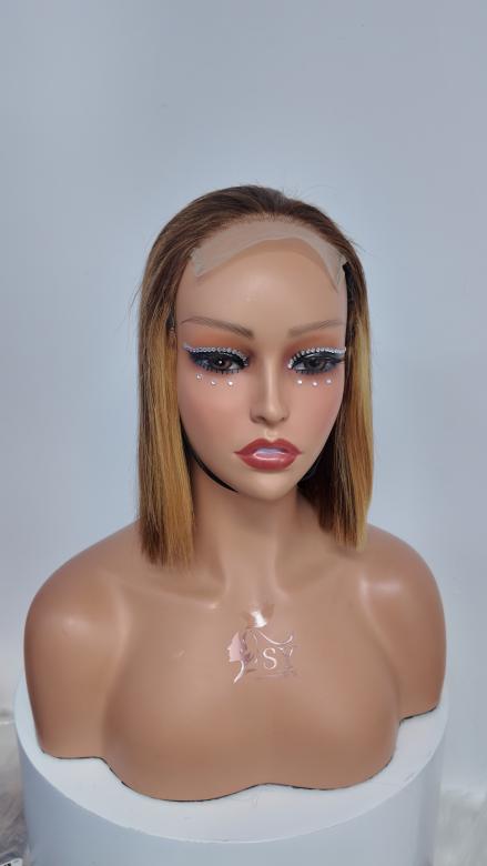 Front view of UNices Hair 10 inch honey blonde highlight lace front bob human hair wig